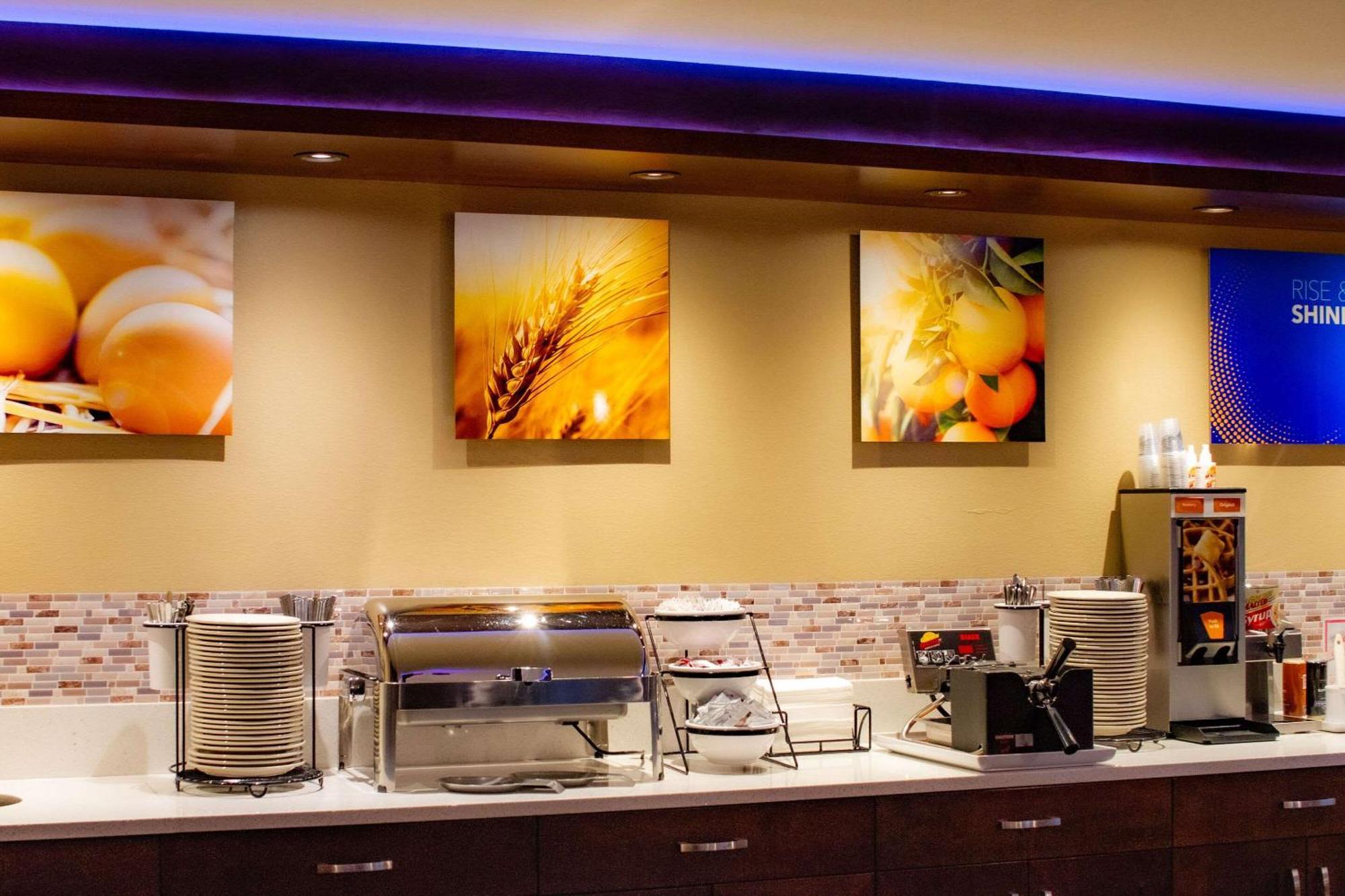 Comfort Inn & Suites Vancouver Downtown City Center Zewnętrze zdjęcie